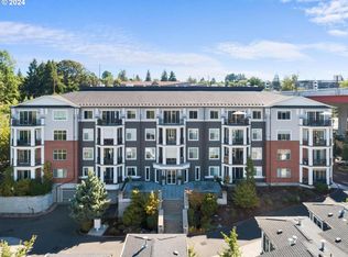 196 SE Spokane St APT 404, Portland, OR 97202
