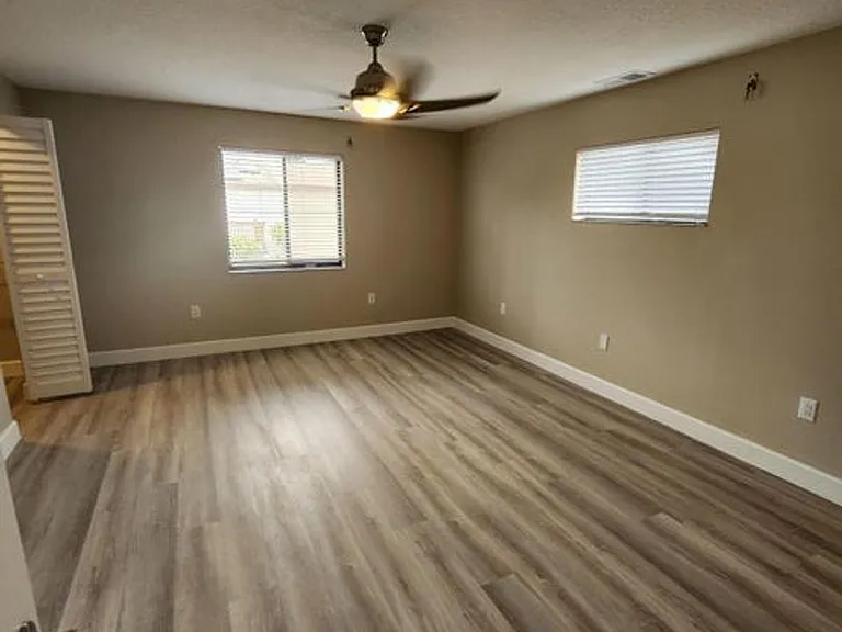 304 Wilson Ave — Photo 27