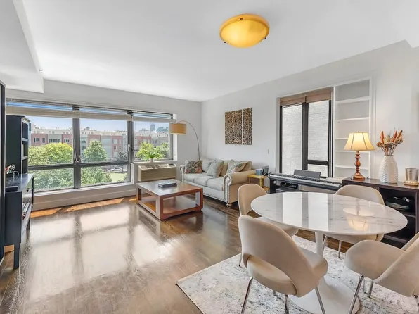 11-25 45th Avenue image 1 of 14