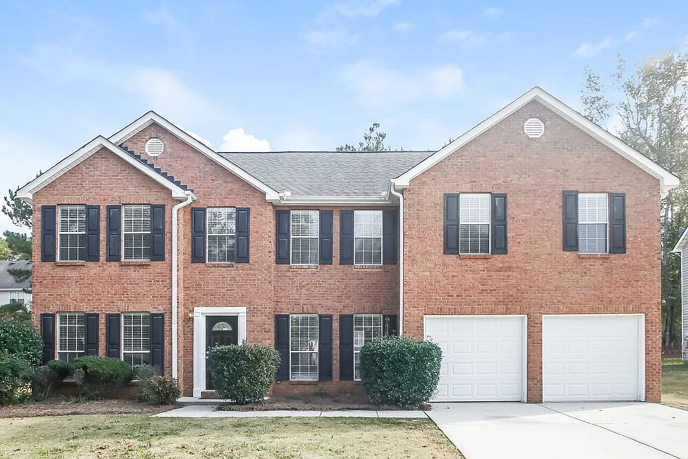 4 bed, 2.5 bath, 2700 sqft, $3,340 — Photo 1