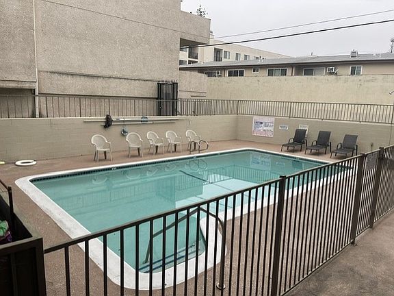 5th image of 4717 Willis Ave #1