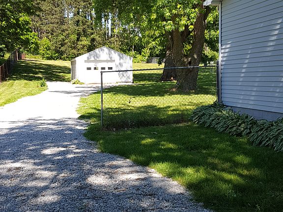 driveway to detached garage