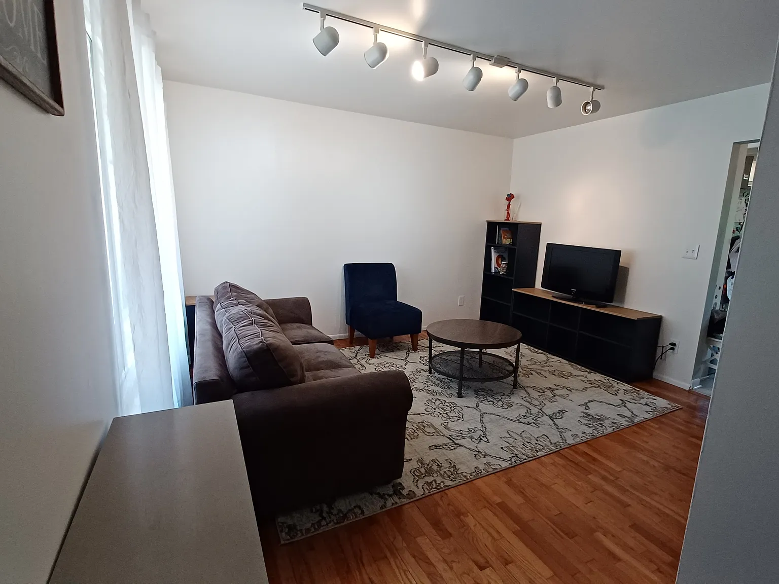 3 bed, 1.5 bath, 1345 sqft, $2,950 — Photo 4