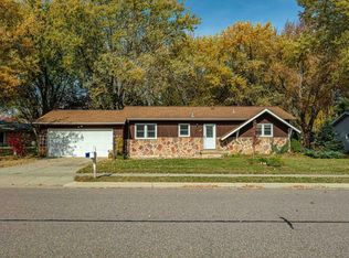 924 Sunfield St, Sun Prairie, WI 53590