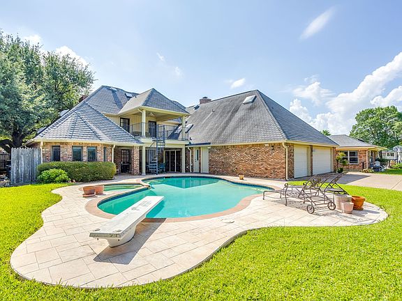 2nd image of 2006 Lake Country Dr