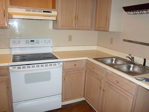 4th image of 9614 Green Plain Dr