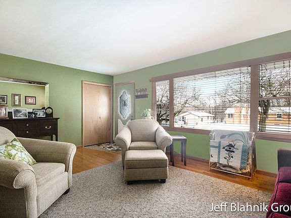 4th image of 1550 10th St NW
