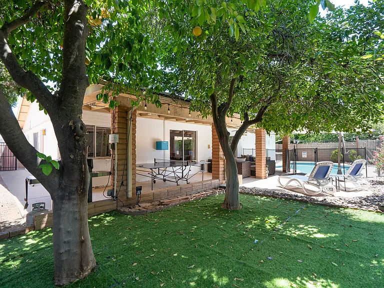 7618 N Via De La Campana — Photo 39