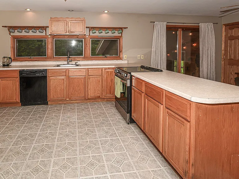 19 Baker Cir — Photo 12