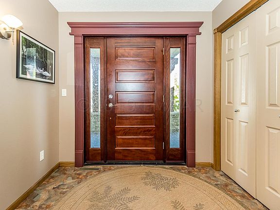 5th image of 319 Saint Charles Pl