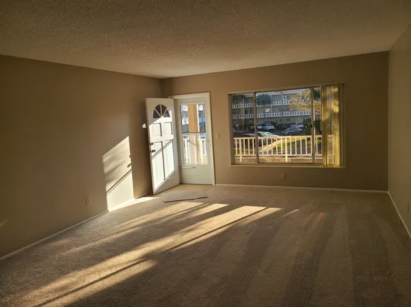 2402 Ecuadorian Way, Clearwater, FL 33763