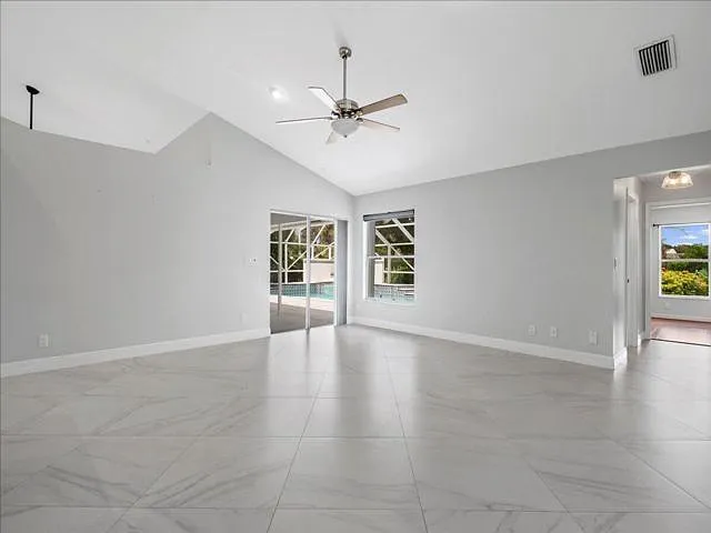 15575 Woodmar Ct — Photo 4