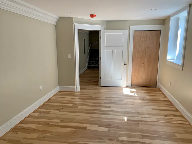 Main bedroom (on lower level)