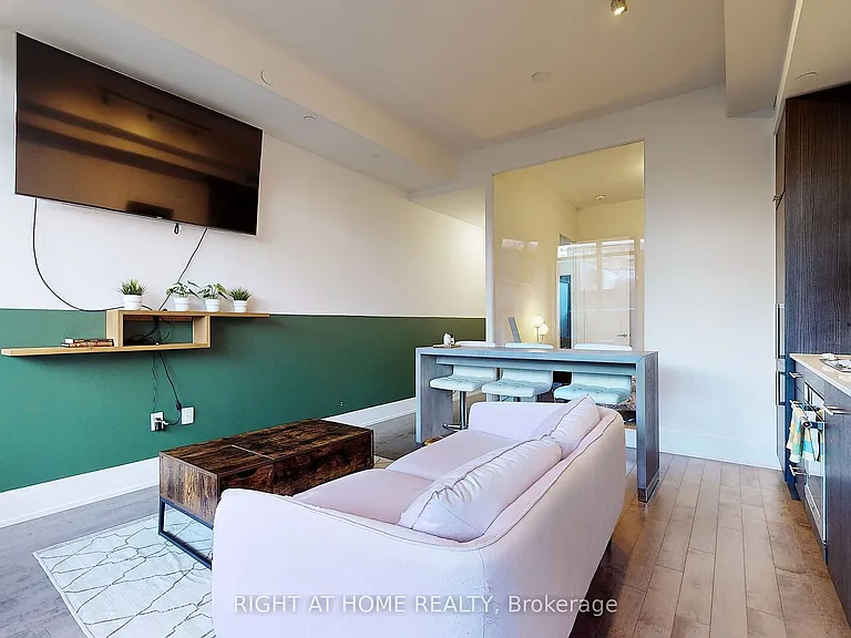 330 Richmond St W #209 — Photo 10