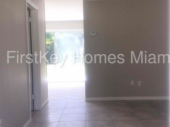 4th image of 9375 Silverthorne Dr