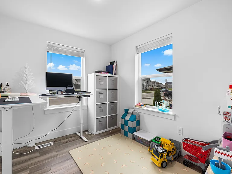 8154 W Fern St — Photo 32