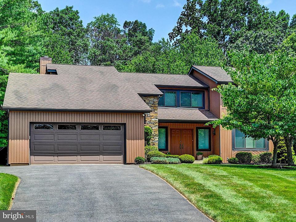 1st image of 2 Spruce Ct