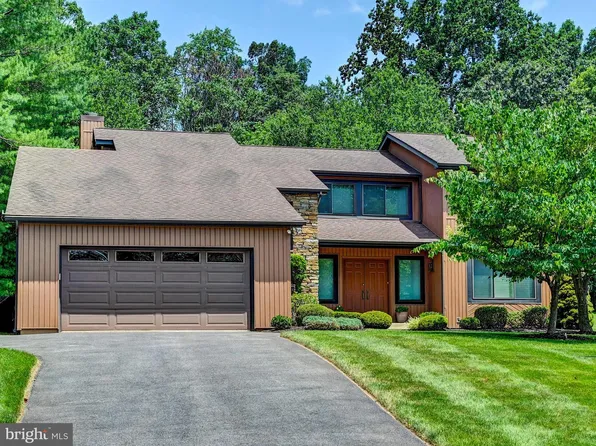 2 Spruce Ct, Owings Mills, MD 21117