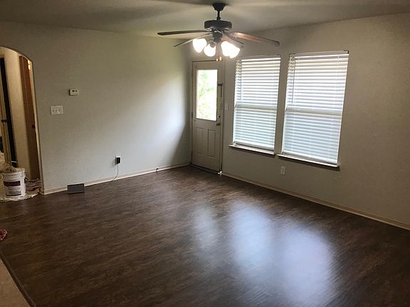 3rd image of 1120 Mulkey Ln #1120