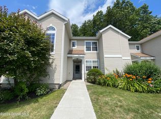 5002 Forest Point Dr, Clifton Park, NY 12065