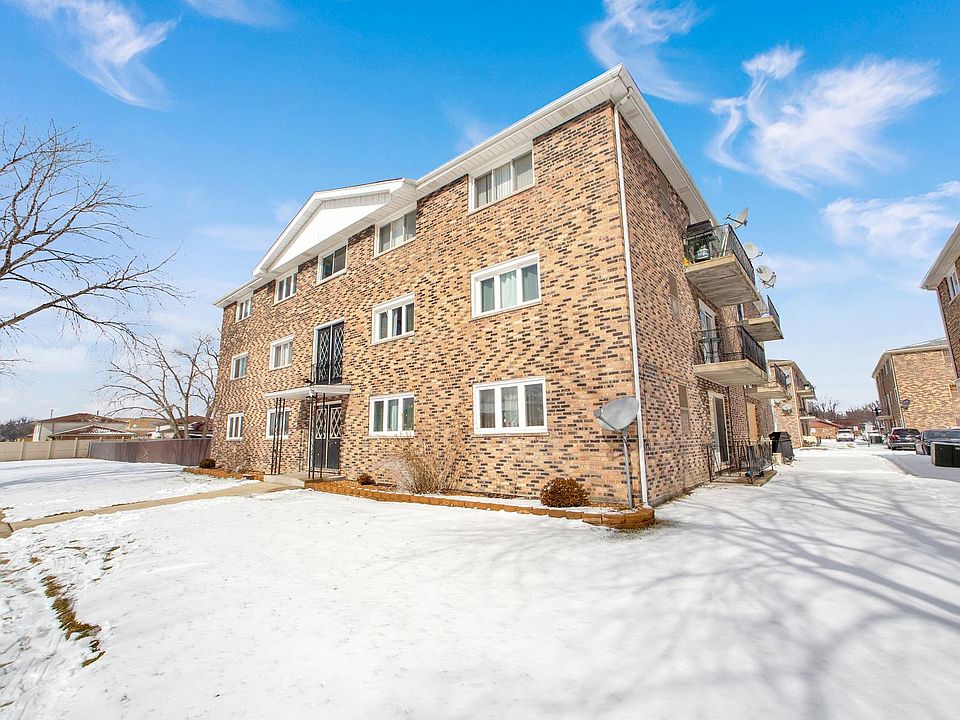 1st image of 5852 W 77th St Unit 303
