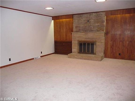 3rd image of 2412 Homeview Dr