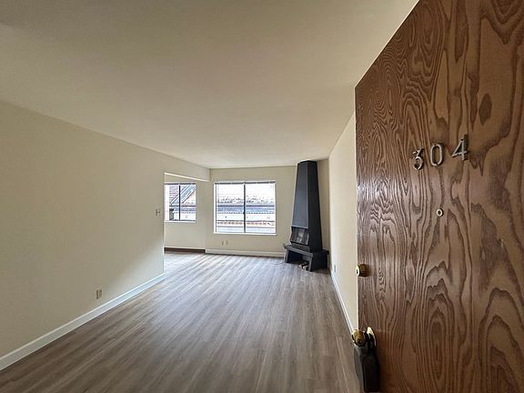 3rd image of 1915 Green St #500R