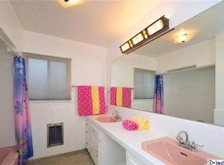 425 Amherst Dr, Burbank, CA 91504