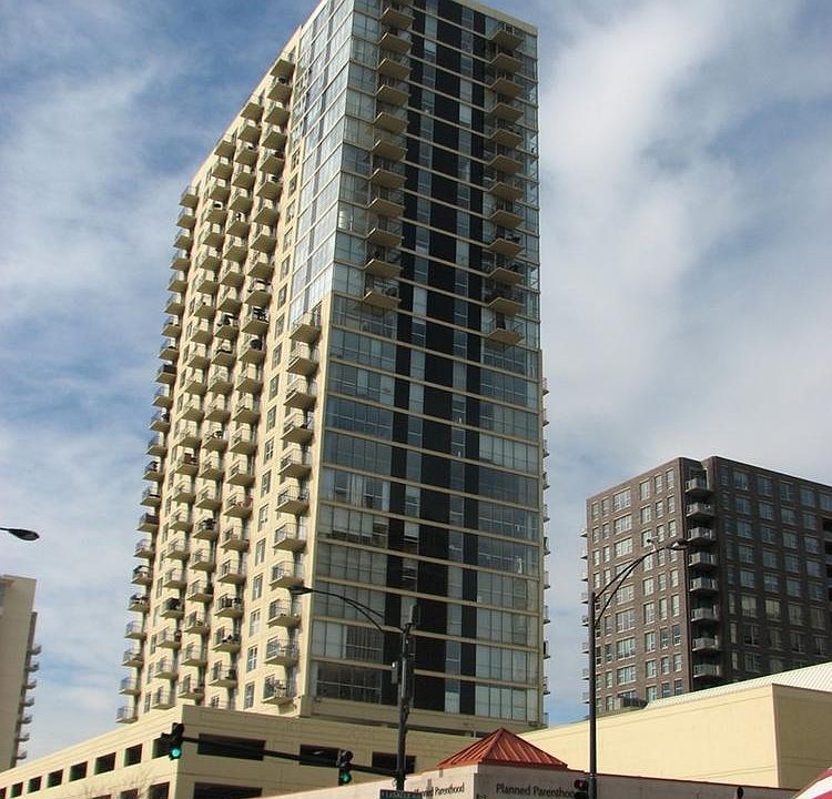 1st image of 1212 N La Salle Dr #1213