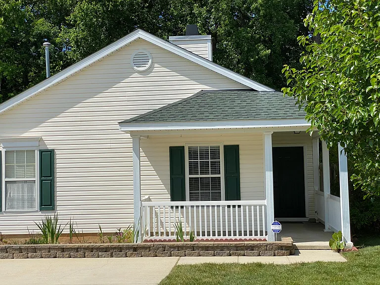 828 Homestead Park Dr — Photo 2