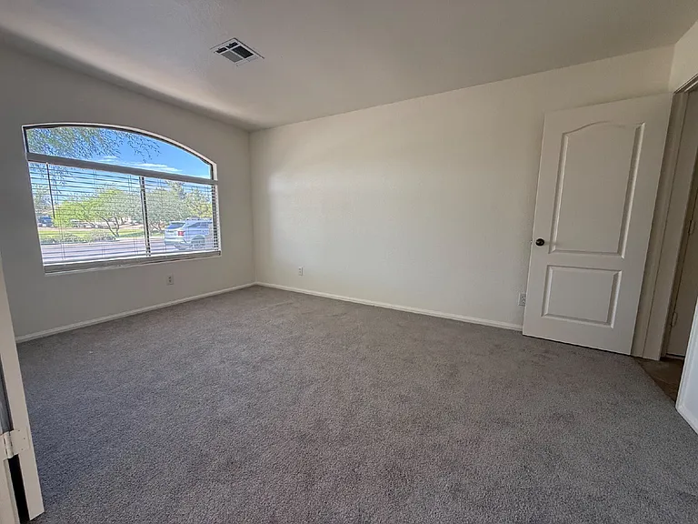 9587 W Seldon Ln — Photo 5