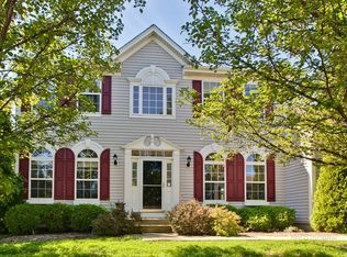 471 Mockingbird Ct, Lindenhurst, IL 60046