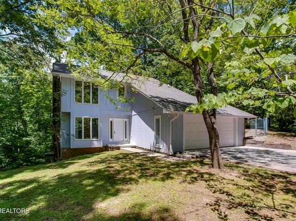 1560 Bluebird Cove Ln, Sevierville, TN 37862