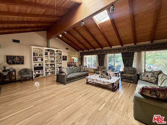 5th image of 5429 Corbin Ave