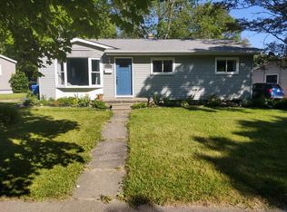 740 Woodbine Dr, Fenton, MI