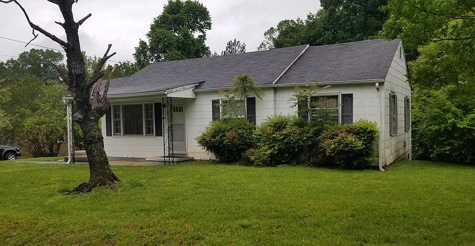 1st image of 529 Oakcrest Cir