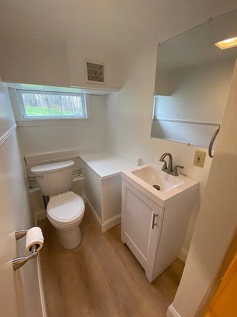 1 bed, 1.0 bath, $1,300 — Photo 4
