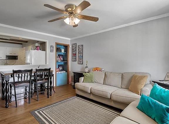 5th image of 6455 Plateau Ave