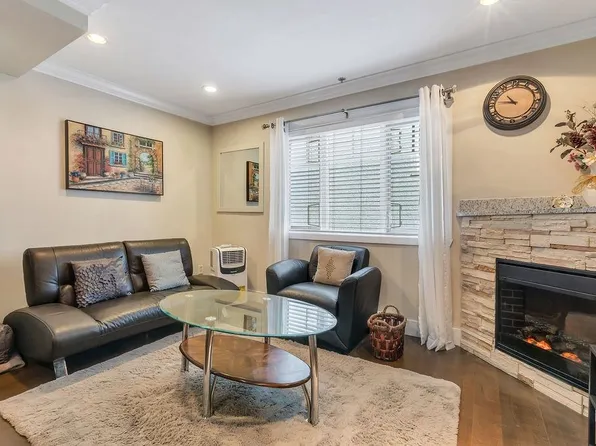 8787 Oak St, Vancouver, BC V6P 4B4