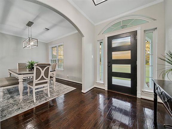 5th image of 9626 Crestwater Cir