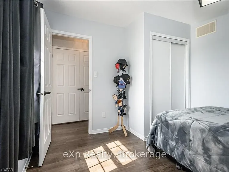 12 Griffiths Ave — Photo 9