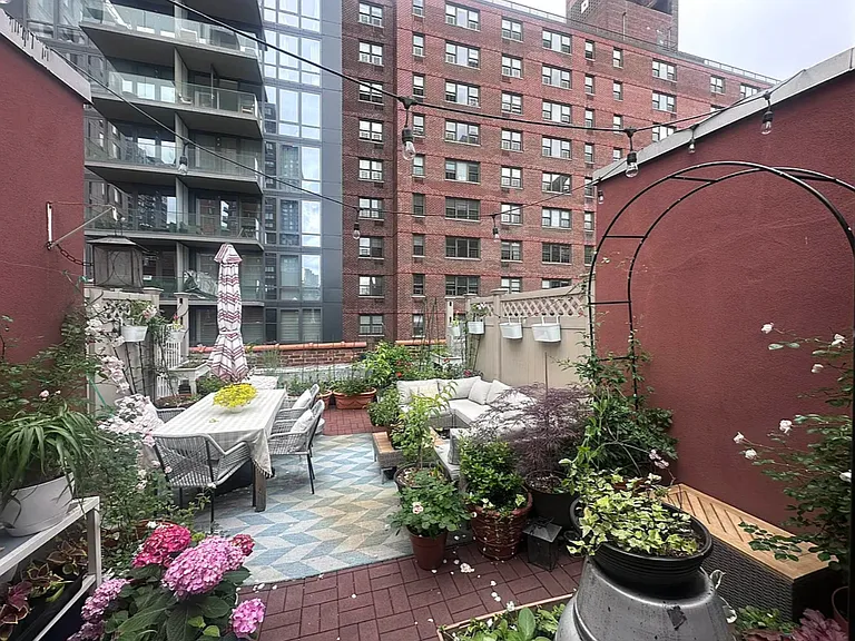 305 E 95th St #6E — Photo 7