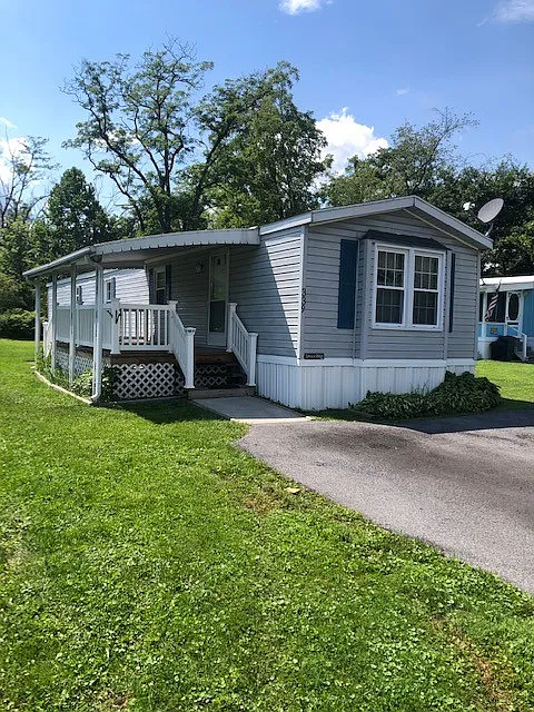 339 Guernsey Dr photo 1