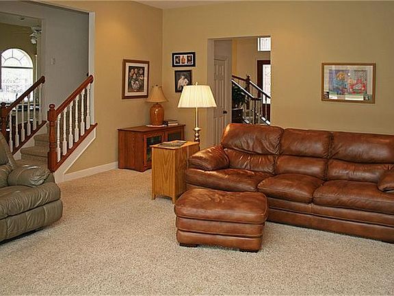 5th image of 103 Pine Point Ct