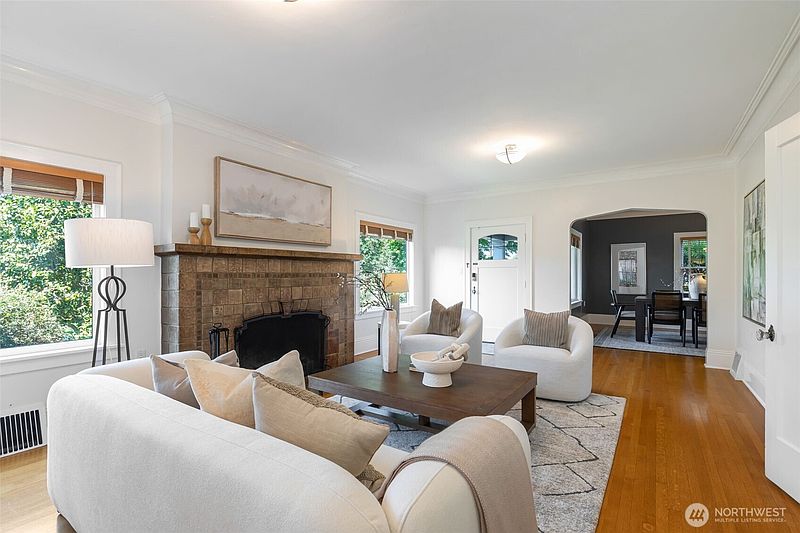 4th image of 431 Smith Street