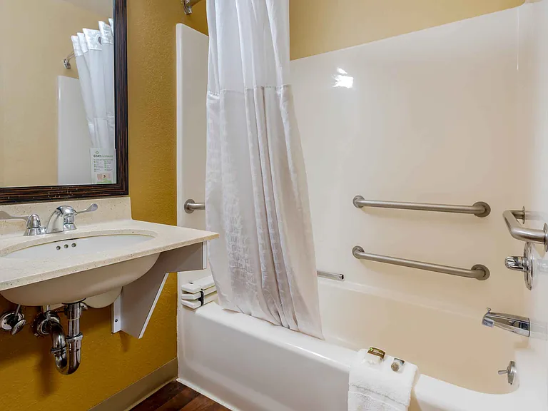 Studio Suite - 1 Queen Bed