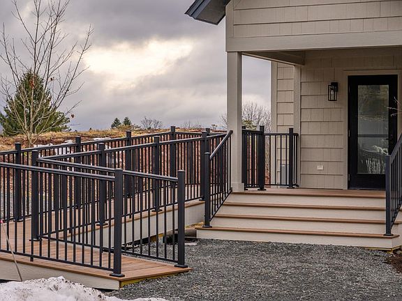 3rd image of 13 Stonewall Ln