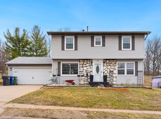 526 Meadowview Dr, Clinton, IA 52732