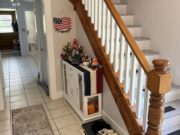 5th image of 704 W Water St
