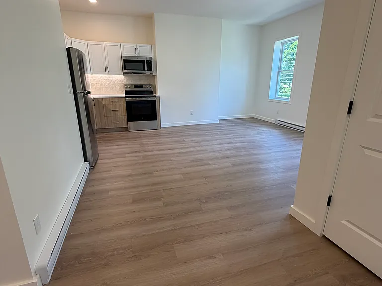 46 N Hamilton St #6 — Photo 6